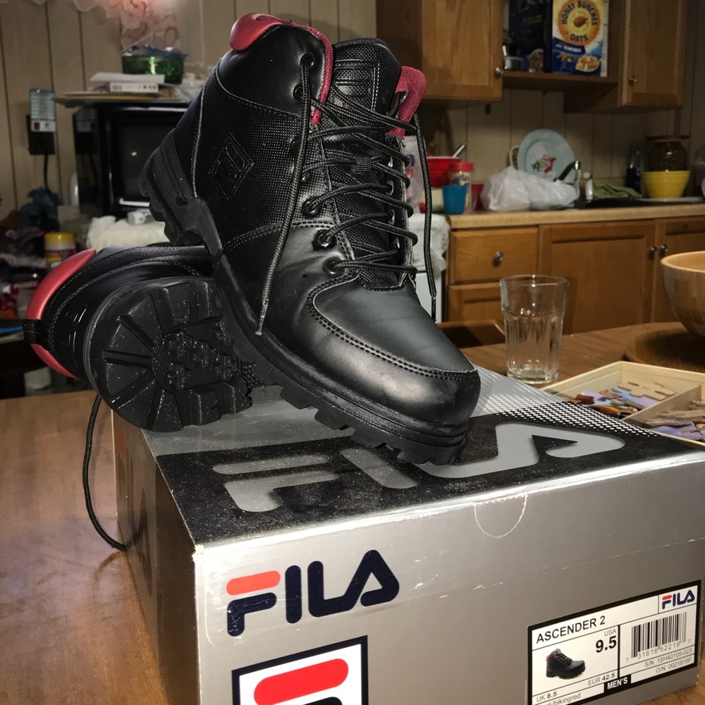 Outdoor Men’s Ascender Hiking boot